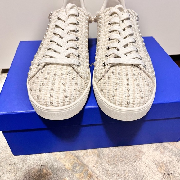 ✨RARE ✨NIB Stuart Weitzman Goldie Raffia Studded Sneakers - Picture 3 of 6